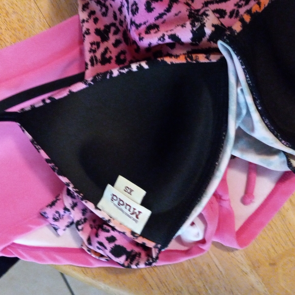 Pretty and cute bikini. Mudd top, SO bottoms. Willing to separate - Picture 3 of 4